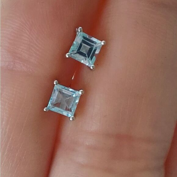 0.7 Carat Natural Topaz Sterling Silver Stud Earrings - Picture 2 of 7